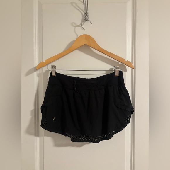 LULULEMON Run: Light As Air Skirt Black Athletic Workout Skort Size 4 - Picture 9 of 10